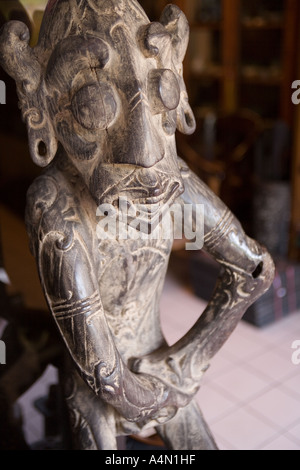 Borneo malese Sarawak Artigianato scultura tribale Foto Stock