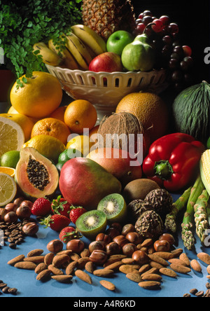 Cesto di frutta fresca Foto Stock