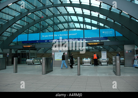 Stazione metropolitana di Canary Wharf entrata principale di Londra, Regno Unito Foto Stock