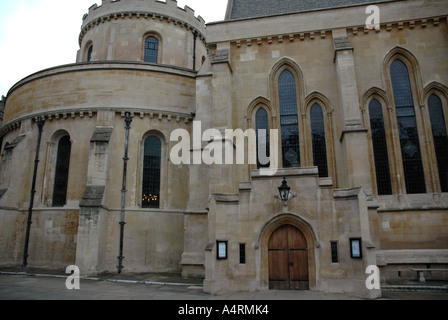 Temple Church, sportello anteriore e la torre, tempio interno, Kings panchina a piedi, off flotta St.Londra, Regno Unito Foto Stock