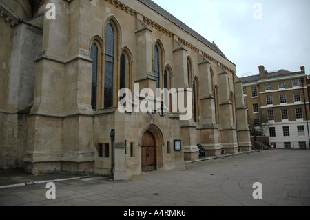 Tempio la Chiesa porta anteriore, tempio interno, Kings panchina a piedi, off flotta San London REGNO UNITO Foto Stock