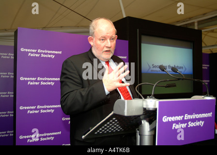 Charles Clarke MP del lavoro ed ex Segretario Home intervenendo a una conferenza ambientale a Londra Marzo 2005 Foto Stock