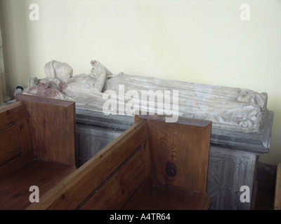 Le effigi di Walter FitzWalter moglie Elizabeth poco Dunmow Essex Inghilterra Foto Stock