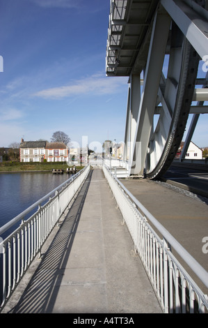 Guardando lungo il ponte Pegasus verso Gondree Cafe Benouville Calvados Normandia Francia Foto Stock