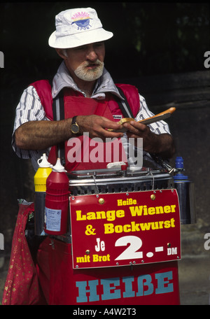 Fornitore di salsiccia Berlino Germania Foto Stock