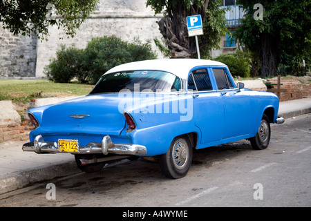 Vecchio American Plymouth auto in Havana, Cuba Foto Stock