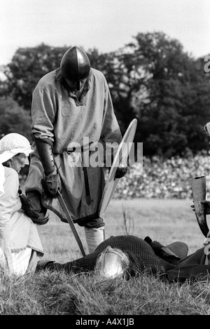 Rievocazione della battaglia di Hastings sull'effettivo campo di battaglia in Inghilterra Foto Stock