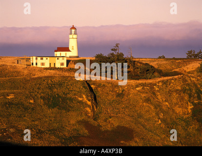 Cape Blanco faro in early morning light Cape Blanco del Parco Statale di Oregon costa Pacifico USA Foto Stock