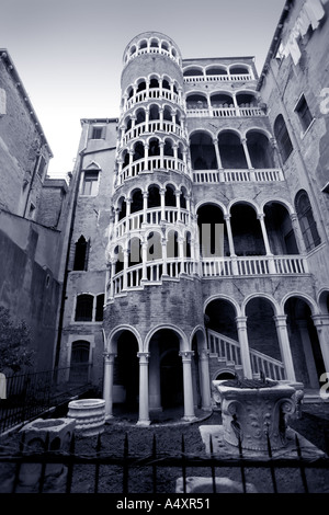 La Ca Minelli del Bovolo scala a chiocciola Venezia Italia Europa Foto Stock