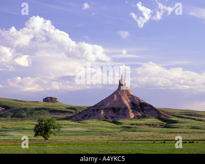 Chimney Rock, NE una pietra miliare lungo il vecchio Oregon e sentieri Mormone Chimney Rock National Historic Site, Nebraska USA Foto Stock