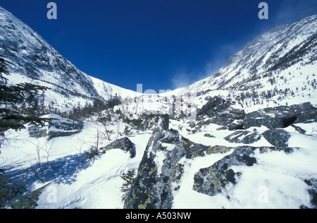 La ciotola di Tuckerman orrido come visto dalla cima del piccolo Headwall White Mountain National Forest Mount Washington Foto Stock