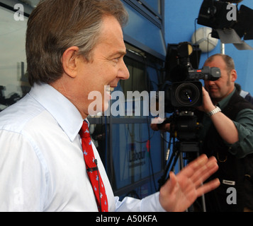Tony Blair durante il 2005 campagna elettorale Foto Stock