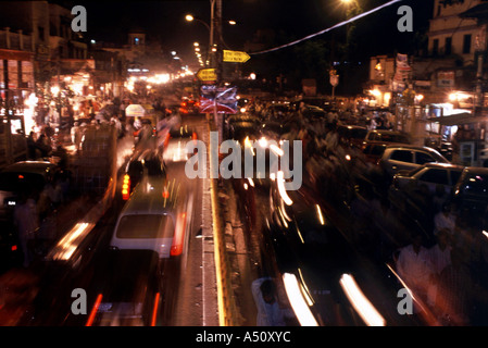 Il traffico di notte a Chandni Chowk Foto Stock