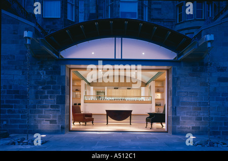 Harrison piatta, la vista del soggiorno al di fuori, Edimburgo. Architetto: Richard Murphy Foto Stock