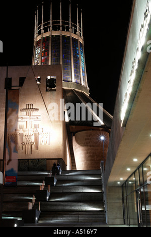 Liverpool Metropolitan Cattedrale Cattolica di notte Foto Stock