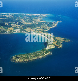 Vista aerea di Gerakas Point e Penisola ad est con il mare semi circolare Bay beach scogliera isola di Zante Le Isole greche Foto Stock