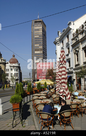 Beograd, ufficio edificio Beogradjanka dall architetto Branko Pesic, nero della casa Foto Stock