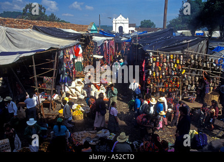 I guatemaltechi, il Guatemala, Maya, Maya, persone, fornitori del mercato centrale, Chichicastenango, El Quiche, El Quiche Reparto, Guatemala, America Centrale Foto Stock