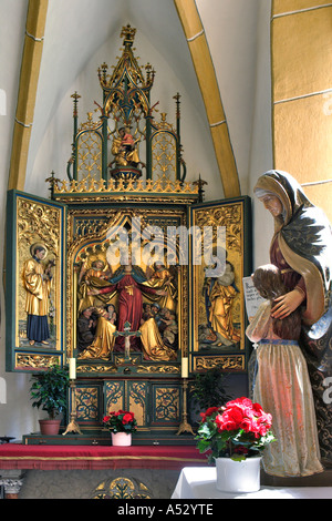 Altare gotico nella chiesa di Heiligenblut Carinzia Austria Foto Stock