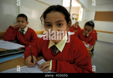 Painet ha0749 Egitto Sorriso ragazza abou kir francescana scuola primaria alessandria seaport delta del Nilo fondata 332 alexander grande Foto Stock