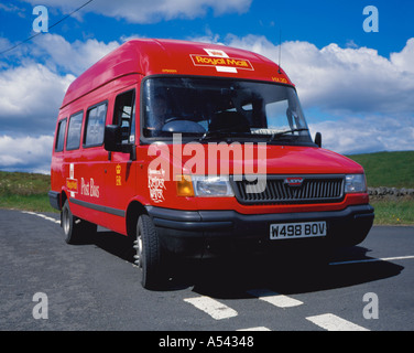 Rural Royal Mail Post Bus, Tyne Nord Valle, Northumberland, Inghilterra, Regno Unito. Foto Stock