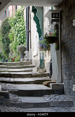 Robin cappe Bay, GBR, 17. Agosto 2005 - piccola strada nel piccolo villaggio Robin cappe Bay. Foto Stock