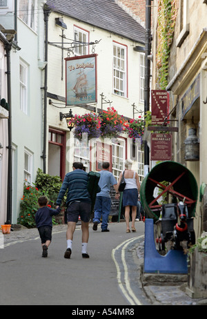 Robin cappe Bay, GBR, 17. Agosto 2005 - piccola strada nel piccolo villaggio Robin cappe Bay. Foto Stock