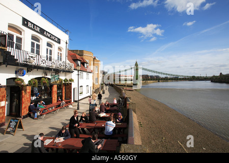 Regno Unito west London blue anchor pub vicino a Hammersmith Bridge Foto Stock