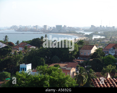 Painet iy8021 Brasile vista su olinda oceano atlantico recife pernambuco 2005 paese nazione in via di sviluppo meno economicamente Foto Stock