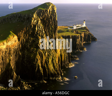 GB - Scozia: Neist Lighthouse sull'Isola di Skye Foto Stock