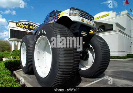 Bigfoot fuori gara Rock cena spettacolo, International Drive, Orlando, Florida, Stati Uniti d'America Foto Stock