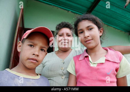 Painet ja1317 venezuela madre bambini kids castano remoto villaggio colline barquisimeto lara stato america latina sud bambino Foto Stock