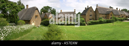 Oxfordshire grande Tew verde villaggio panoramic Foto Stock