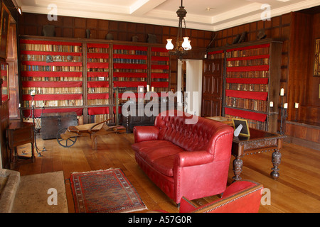 Regno Unito Yorkshire Ripon Ripley Castle libreria in cui Cromwell venne imprigionato Foto Stock