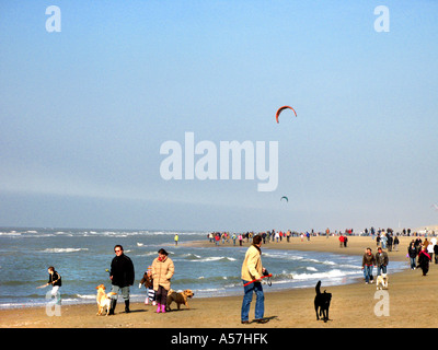 Katwijk Noordwijk mare spiaggia olandese di persone Foto Stock