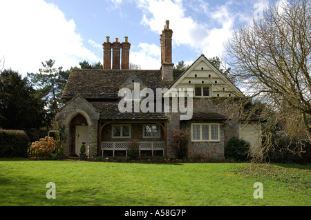 Cottage con il tetto di paglia, Blaise borgo, Bristol, Inghilterra Foto Stock