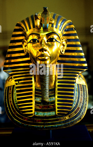 TUTANKHAMENS golden funerario di Tutankhamon Toetanchamon maschera d'oro di Tutankhamon il golden funerario Museo Egizio del Cairo Foto Stock