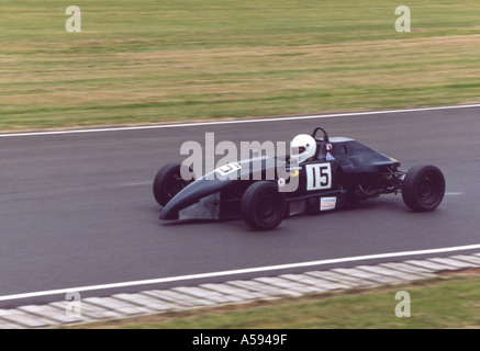 Formula Ford Racing auto presso un Autodromo Inghilterra GB UK 2002 Foto Stock