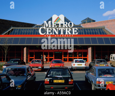 Ingresso al centro commerciale 'MetroCenter', Gateshead, Tyne and Wear, Inghilterra, Regno Unito. Negli anni '80 Foto Stock