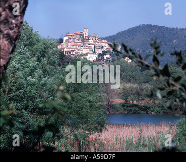 Il borgo arroccato di Auribeau sur Siagne Foto Stock