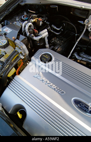 Vano motore di un Hybrid Synergy Drive automobile Foto Stock