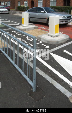 Londra Dagenham Becontree station wagon del mattone tradizionale alloggiamento integrato per snellire il traffico le installazioni su Rush Hour corse di ratto Foto Stock