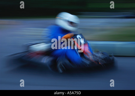 Il Go Kart vista da su go kart fotocamera su on e off kart con blur e sharp Foto Stock