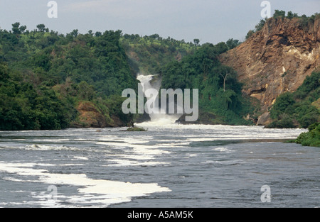 Una vista di una cascata in Uganda occidentale Africa Foto Stock