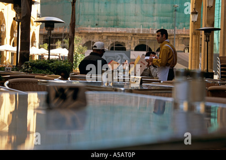 Una banchina cafe a Beirut Foto Stock