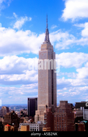 L'Empire state Building. Aereo di pietra miliare storico grattacielo Art Deco sulla Fifth Avenue a New York City, Midtown Manhattan South. USA Foto Stock