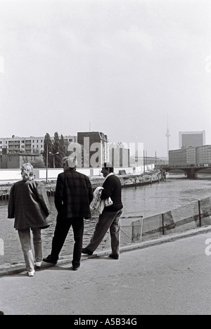 La foto è stata scattata nel 1989 subito dopo la caduta del muro di Berlino Foto Stock