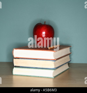 I libri di scuola e di Apple Foto Stock