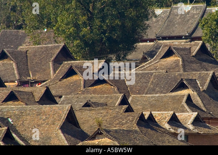 Hani di minoranze etniche Akha villaggio di case di legno Gelanghe Xishuangbanna Cina Foto Stock