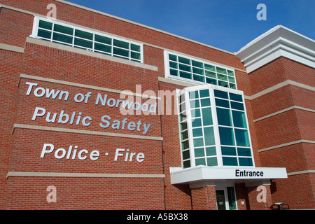 La polizia e i Vigili del Fuoco città sede di Norwood Massachusetts Foto Stock